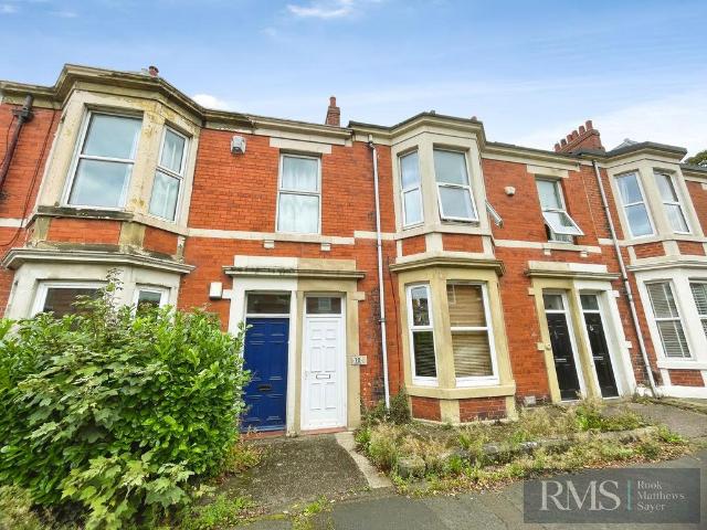 6 bedroom maisonette for sale