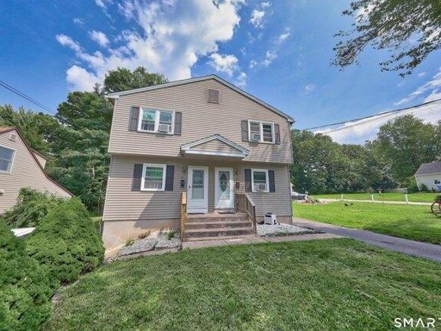 6 bedroom, Manchester CT 06040 105190864