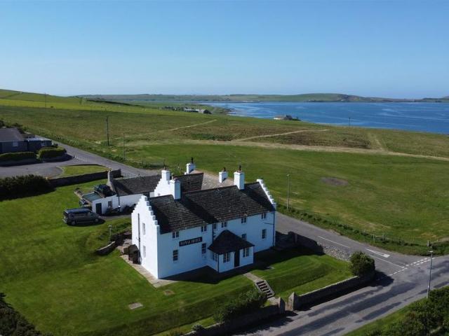 6 bedroom manor house for sale