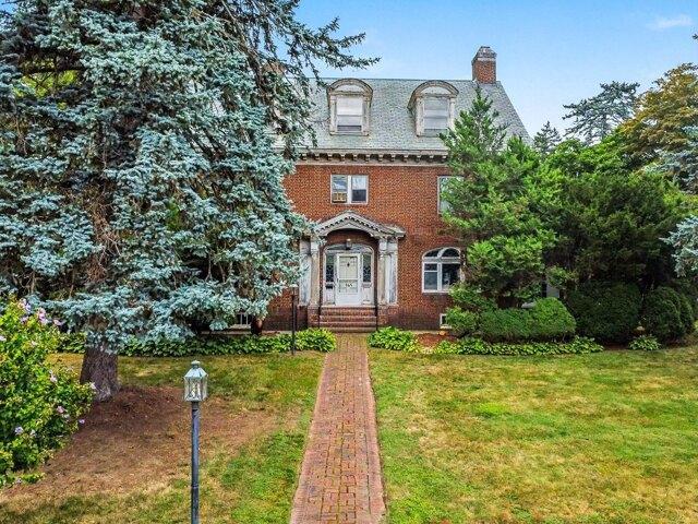 6 bedroom, Methuen MA 01844 105512277