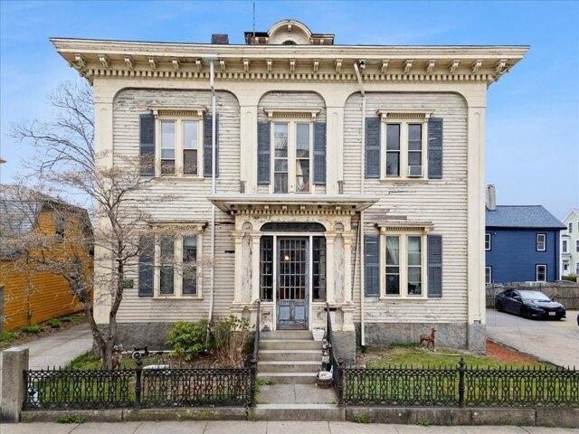 6 bedroom, New Bedford MA 02740 105694328
