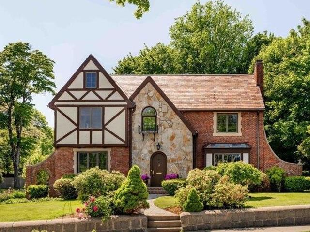 6 bedroom, Newton MA 02458 105383441