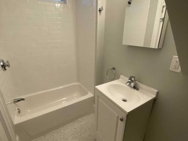 6 bedroom, Somerville MA 02144 LS98397259