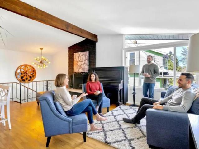 6 bedroom, Seattle WA 98118 105899305