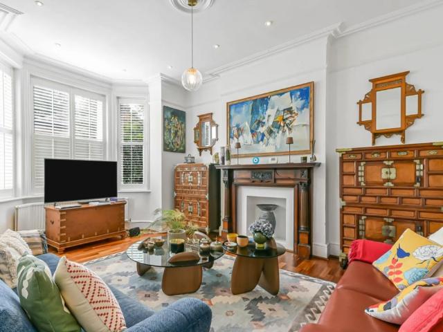 6 Bedroom Semi Detached To Rent