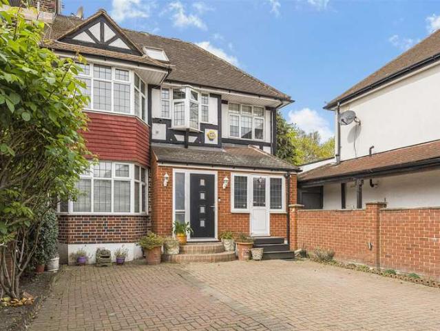 6 Bedroom Semi Detached House