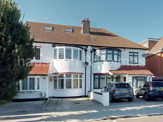 6 Bedroom Semi Detached House