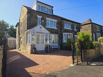 6 Bedroom Semi Detached House