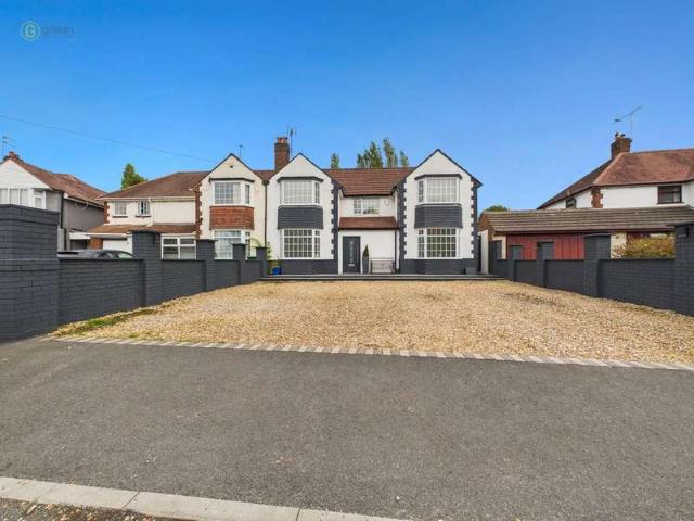 6 Bedroom Semi Detached House