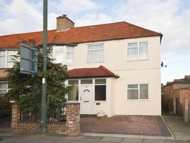 6 Bedroom Semi Detached House