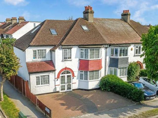 6 Bedroom Semi Detached House