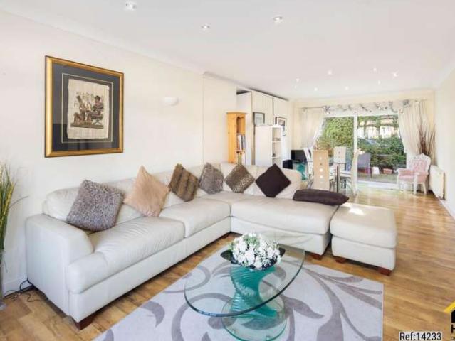 6 Bedroom Semi Detached House