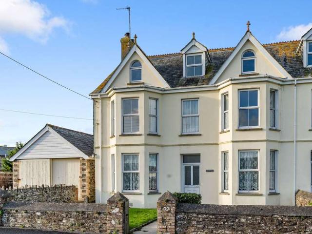 6 Bedroom Semi Detached House