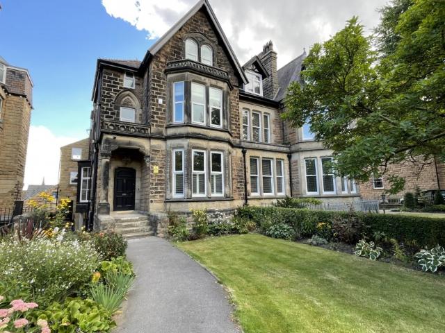 6 Bedroom Semi Detached House To Let