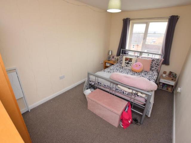 6 bedroom Semi detached house To Let