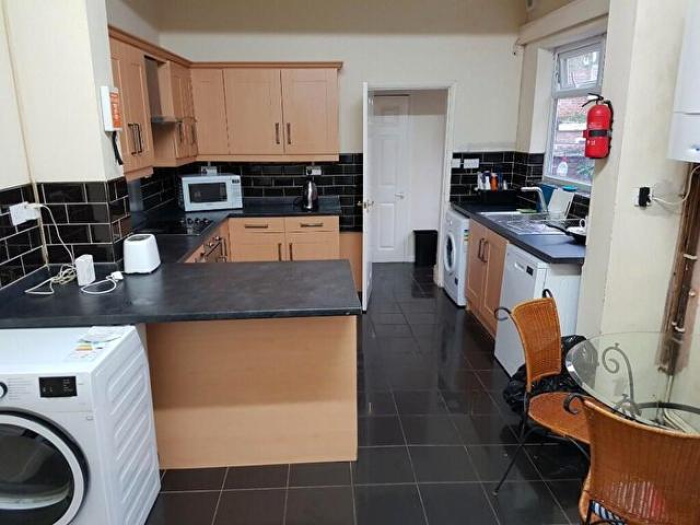 6 Bedroom Semi Detached House To Rent In Burford Road, Forest Fields, NG7