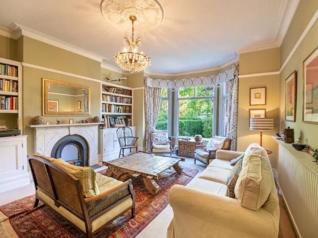 6 bedroom semi detached house to rent