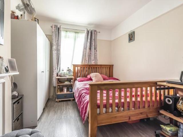 6 bedroom semi detached house to rent