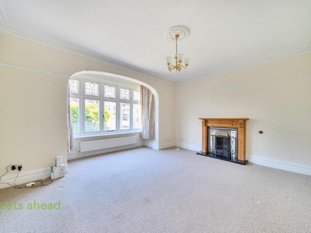 6 bedroom semi detached house to rent