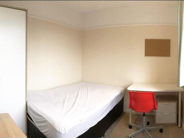 6 bedroom semi detached house to rent