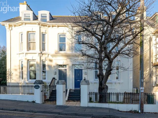 6 bedroom semi detached house to rent