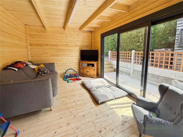 6 bedroom semi detached house to rent