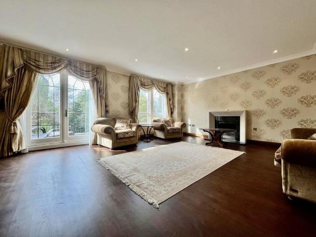 6 bedroom semi detached house to rent