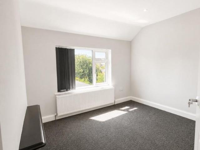 6 bedroom semi detached house to rent