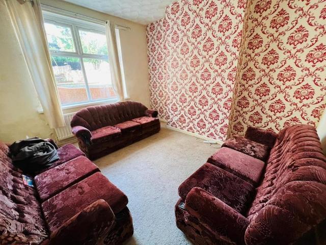 6 bedroom semi detached house to rent