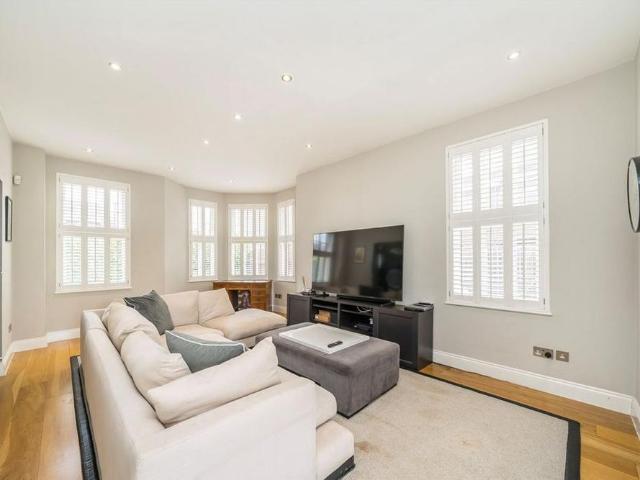 6 bedroom semi detached house to rent