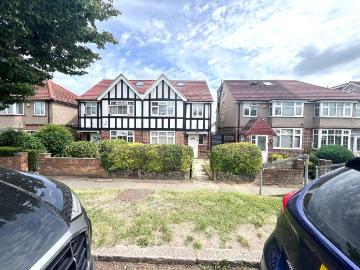 6 bedroom semi detached house to rent