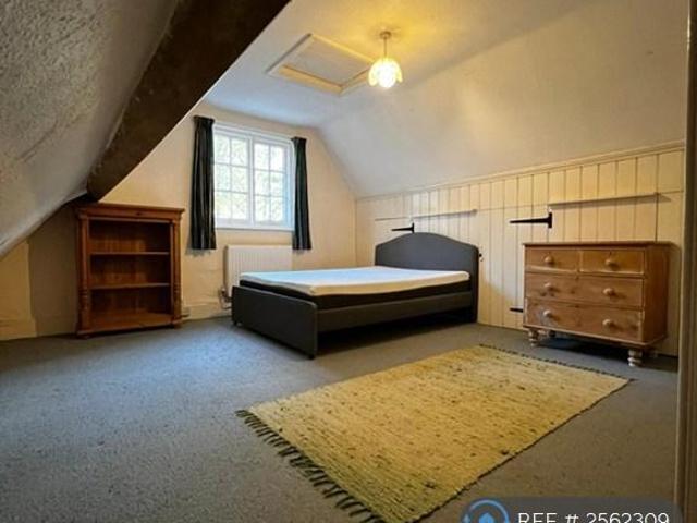 6 bedroom semi detached house to rent