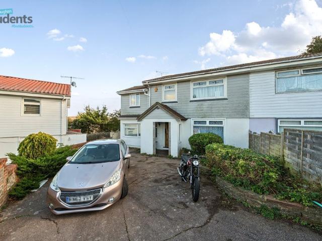6 bedroom semi detached house to rent