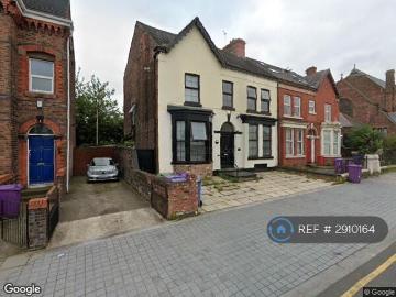 6 bedroom semi detached house to rent