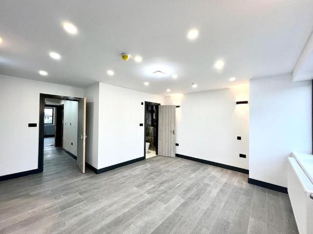6 bedroom semi detached house to rent