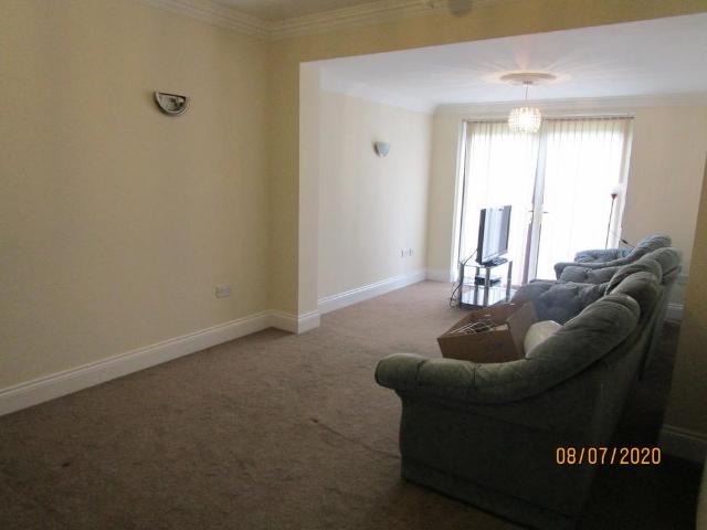 6 bedroom semi detached house to rent
