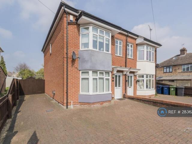 6 bedroom semi detached house to rent