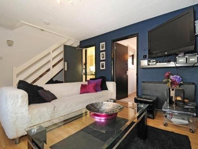 6 bedroom semi detached house to rent