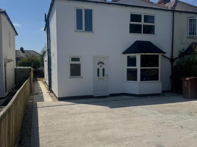 6 bedroom semi detached house to rent