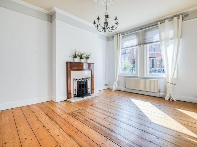 6 bedroom semi detached house to rent