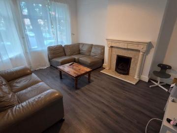 Didsbury Manchester, M20 - Equipped kitchen