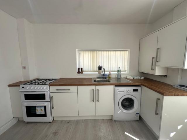 6 Bedroom Semi Detached House Available For Rent