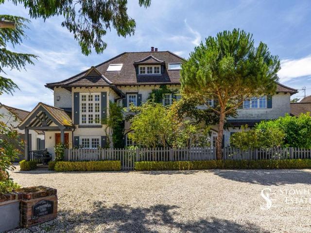 6 bedroom semi detached house for sale