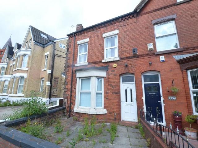 5 bedroom semi detached house for sale