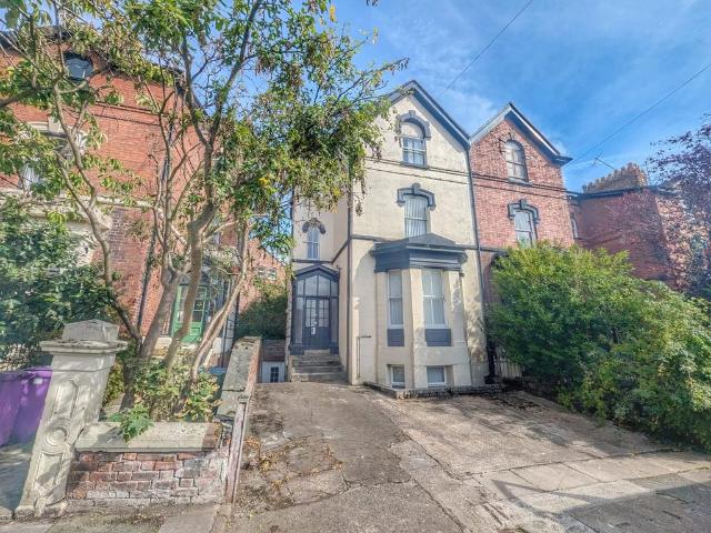 6 bedroom semi detached house for sale