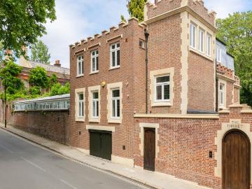 6 bedroom semi detached house for sale