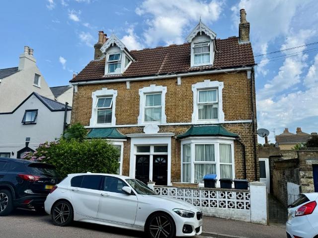 6 bedroom semi detached house for sale