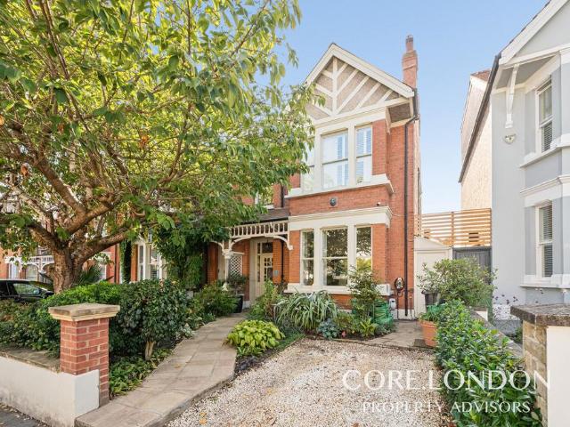 6 bedroom semi detached house for sale