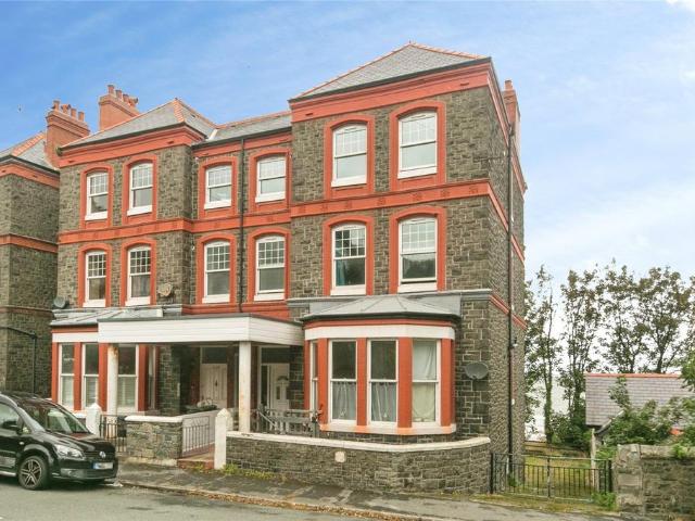 6 bedroom semi detached house for sale