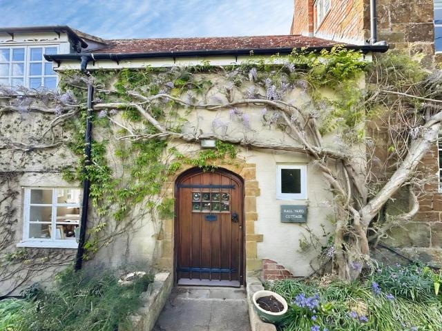 5 bedroom semi detached house for sale
